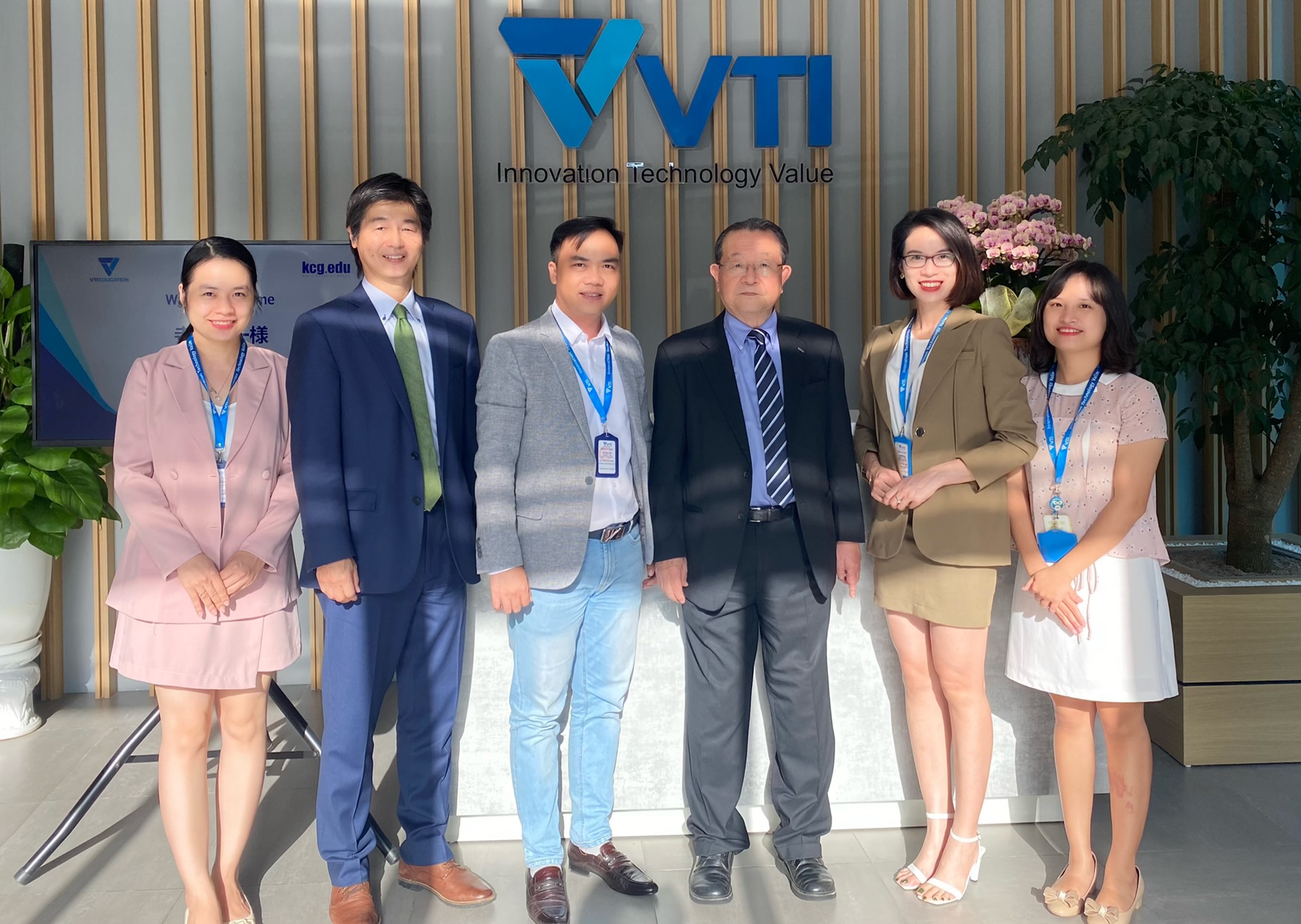 Đại diện KCG ghé thăm VTI Building và VTI Education